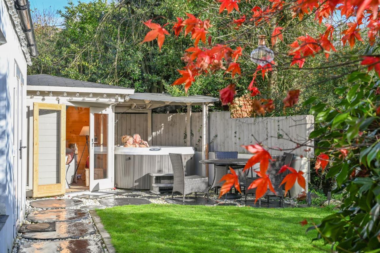 A Superb Bijou Retreat With Jacuzzi Near An Excellent Village Pub Yelverton Exterior photo