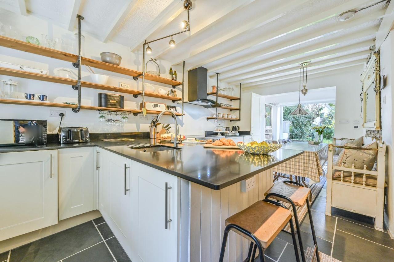 A Superb Bijou Retreat With Jacuzzi Near An Excellent Village Pub Yelverton Exterior photo