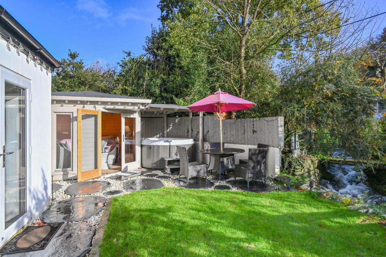 A Superb Bijou Retreat With Jacuzzi Near An Excellent Village Pub Yelverton Exterior photo