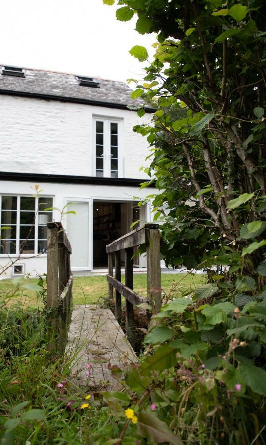 A Superb Bijou Retreat With Jacuzzi Near An Excellent Village Pub Yelverton Exterior photo
